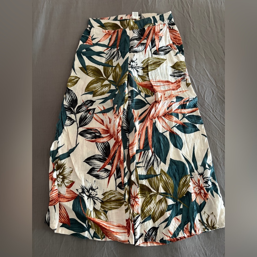 Floral Patterned lightweights pants